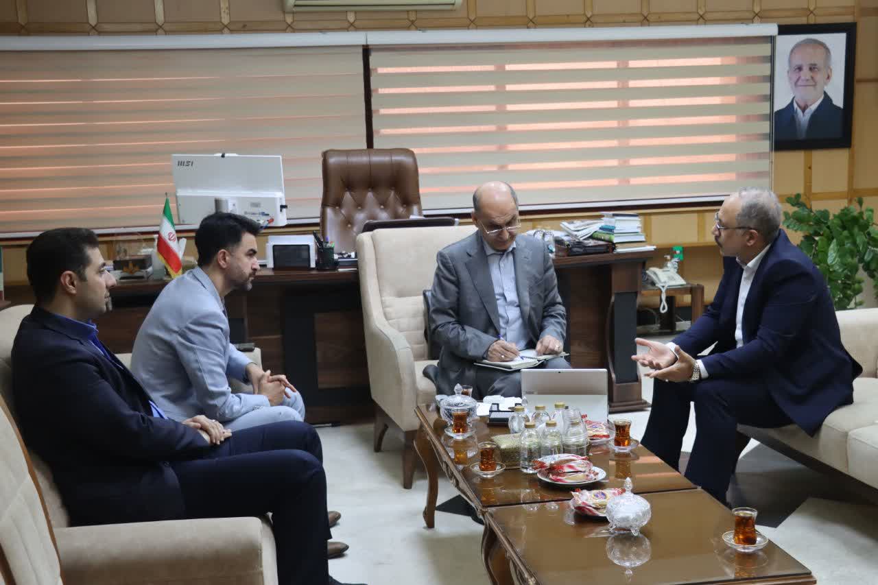 تصویر خبر «تأکید مدیر بهینهسازی مصرف انرژی صنایع ملی پتروشیمی ایران و استاندار گیلان بر فرهنگسازی مصرف بهینه انرژی در پویش «نبض انرژی»»
